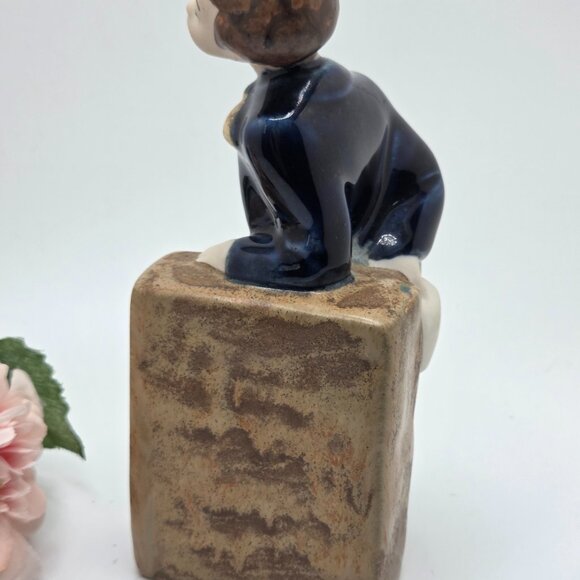 Vintage Hummelwerk Rex Valencia Spain Figurine Boy Cobalt Blue Leaning Porcelain - Picture 4 of 12